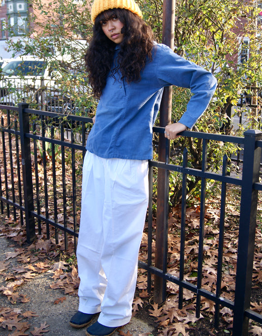 Pure white lounge pants with a nineties oversized cut & elastic waist