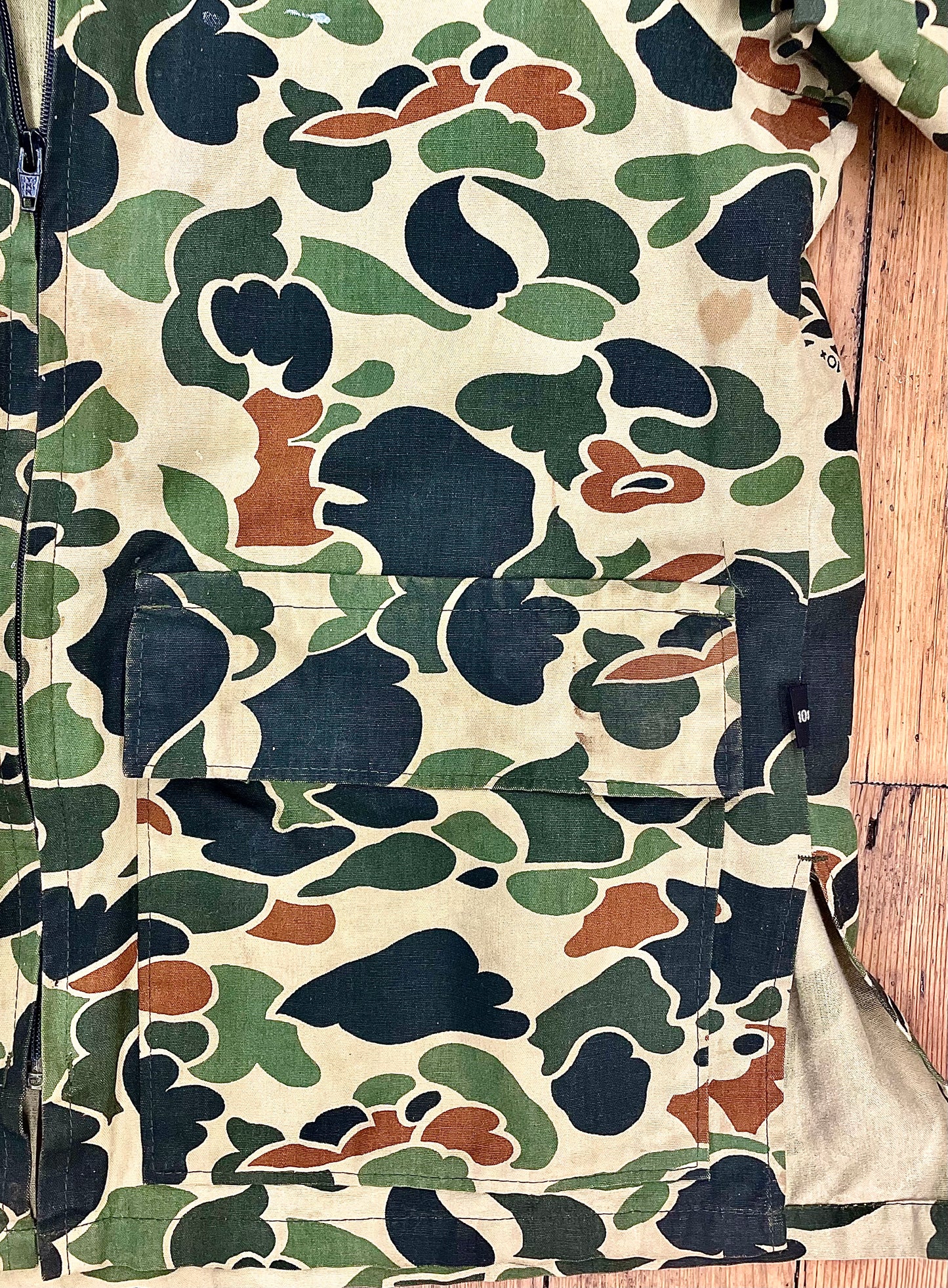 Distressed Duck Camo Zip-Up Jacket [vintage, medium]