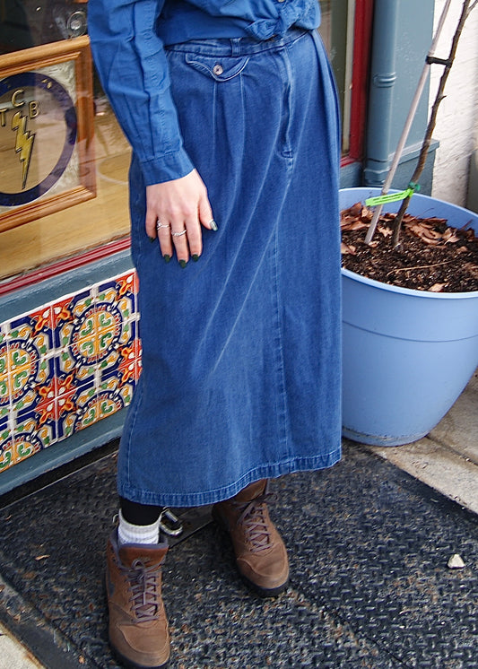 vintage denim maxi-skirt in a dark-medium wash